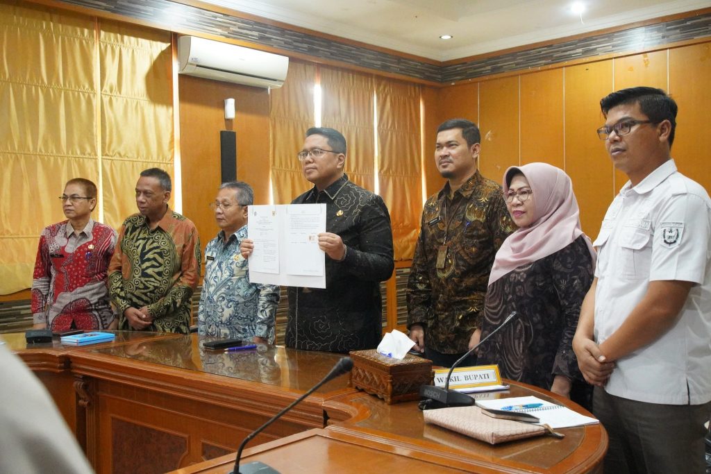 Pemkab Tanah Datar Tandatangani PKS Optimalisasi Pungutan Pajak Pusat dan Daerah